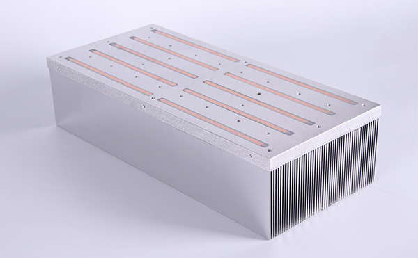 铝合金真空钎焊水冷板散热有哪些优势?